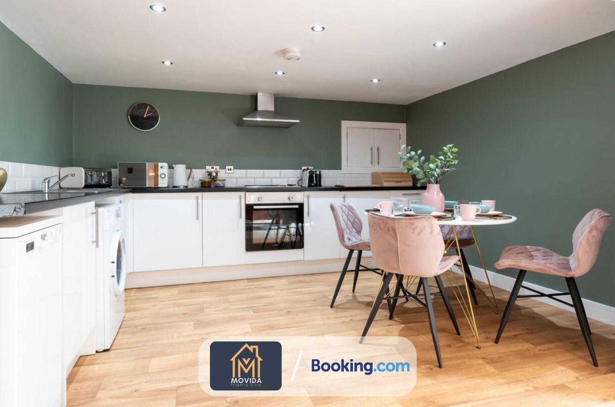 Stylish Two Bed Town Centre Apartment By Movida Property Group Short Lets & Serviced Accommodation With Parking Harrogate Buitenkant foto